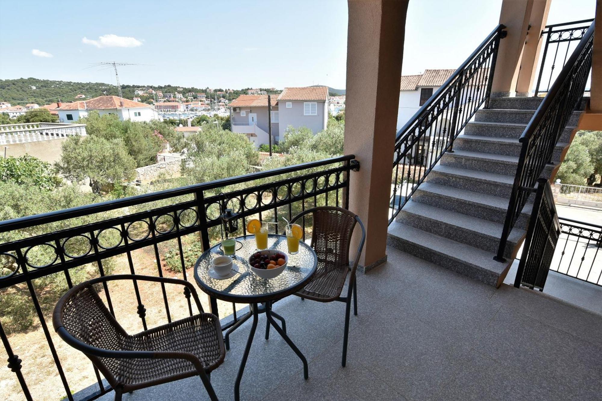 Apartmani Natasa Nino Jezera, Murter Quarto foto